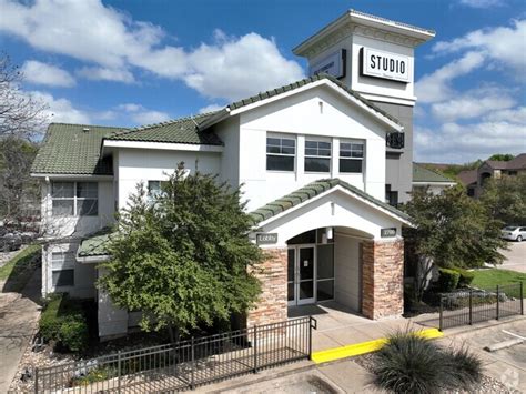 Gracy Farms Studios Apartments .